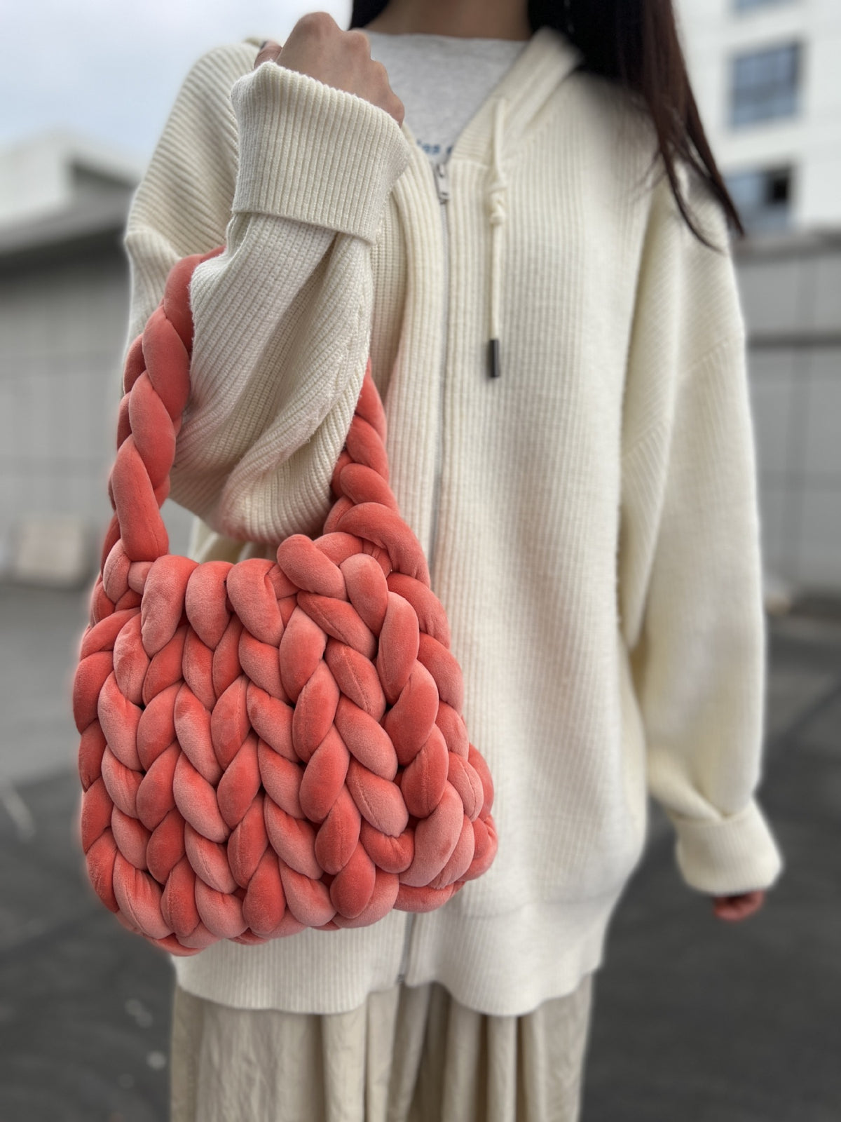 DIY hand woven crystal velvet core spun yarn woven hand-held mailman bag