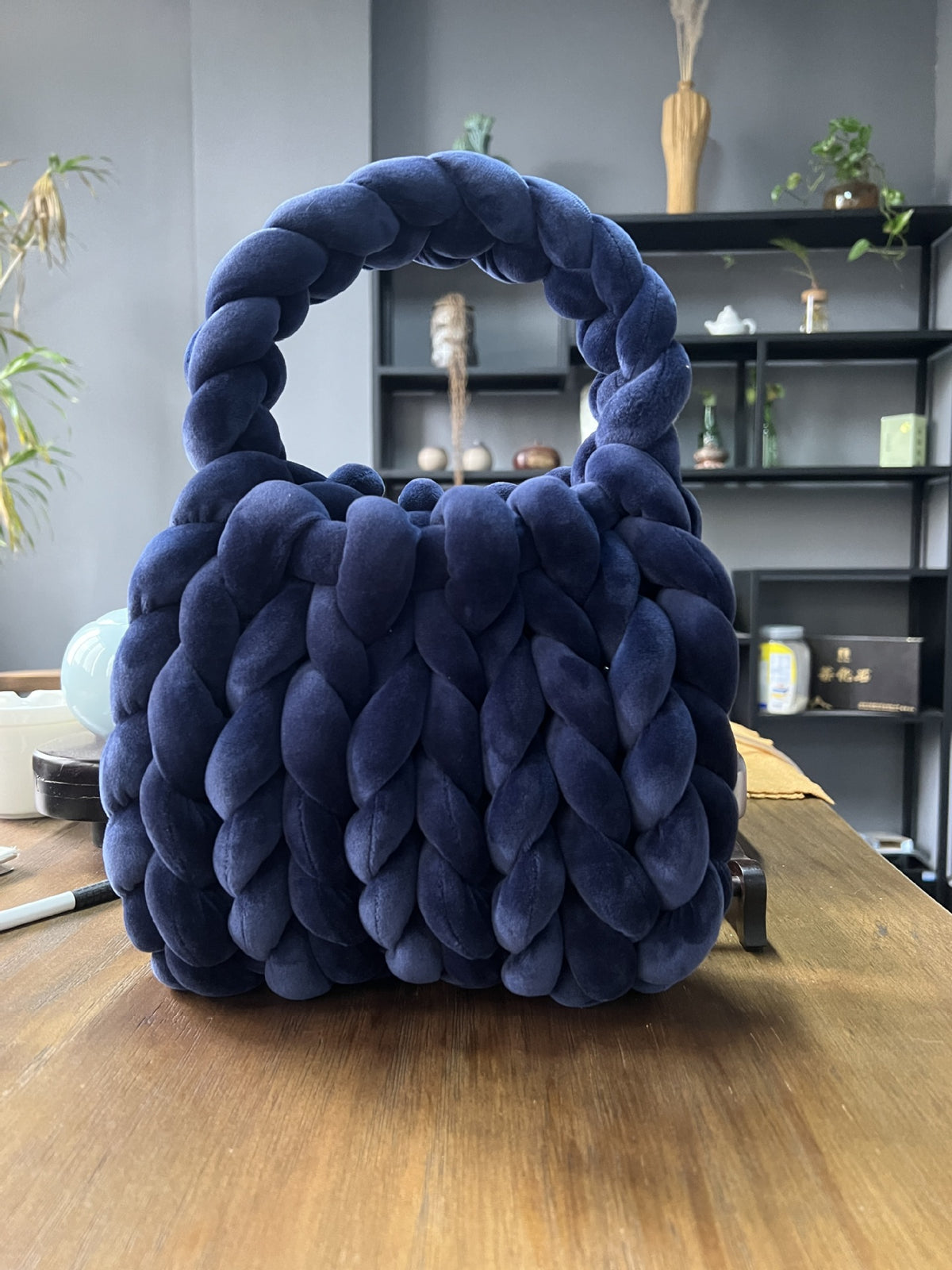 DIY hand woven crystal velvet core spun yarn woven hand-held mailman bag